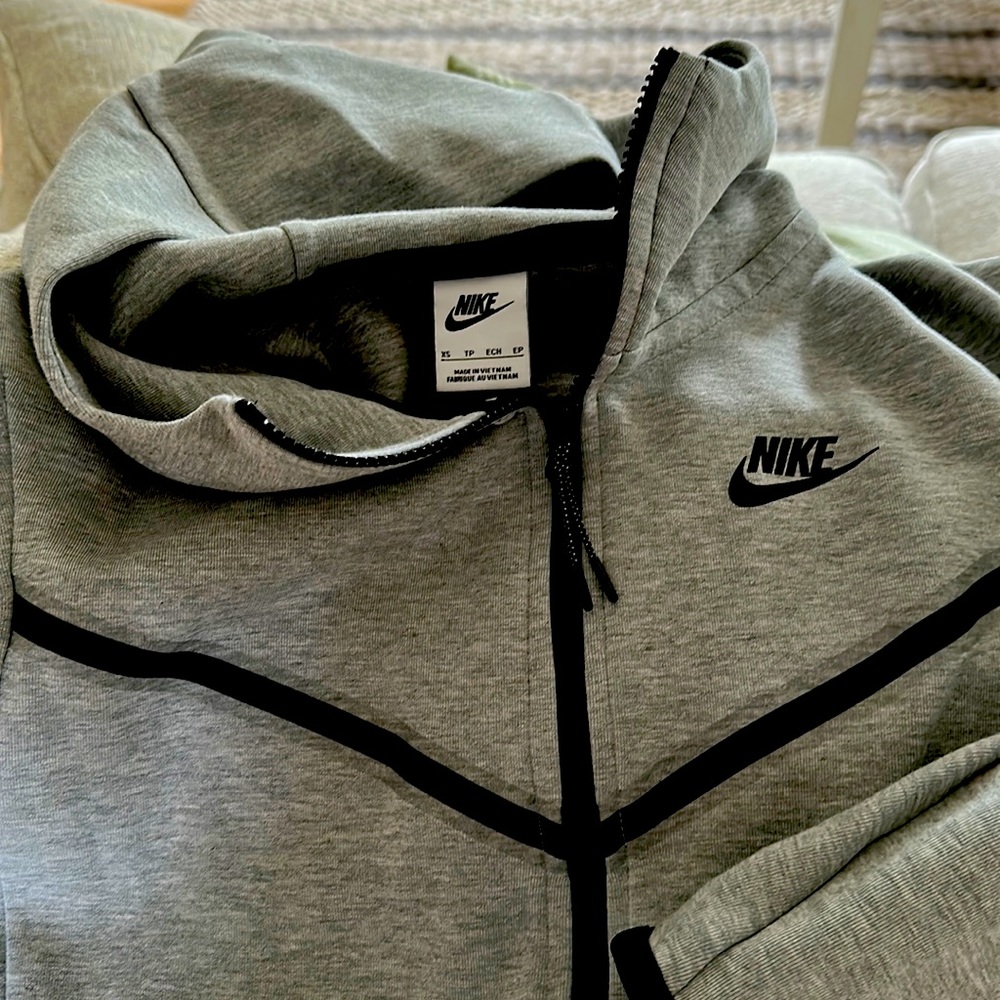 Nike tech sweatshirt unisex XS